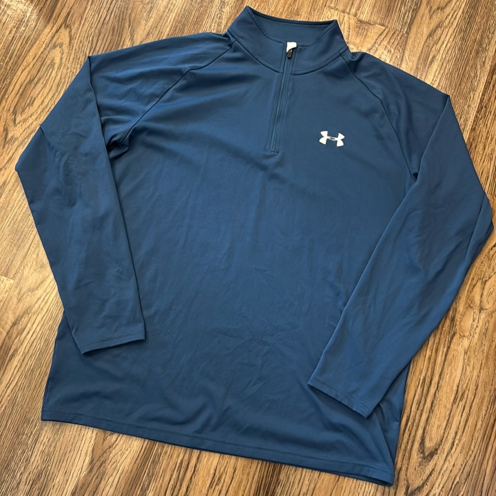 Mens Under Armour quarter zip - size M